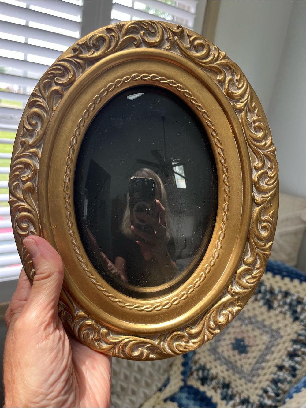 Ornate convex (bubble) Gold Oval Decorative Frame